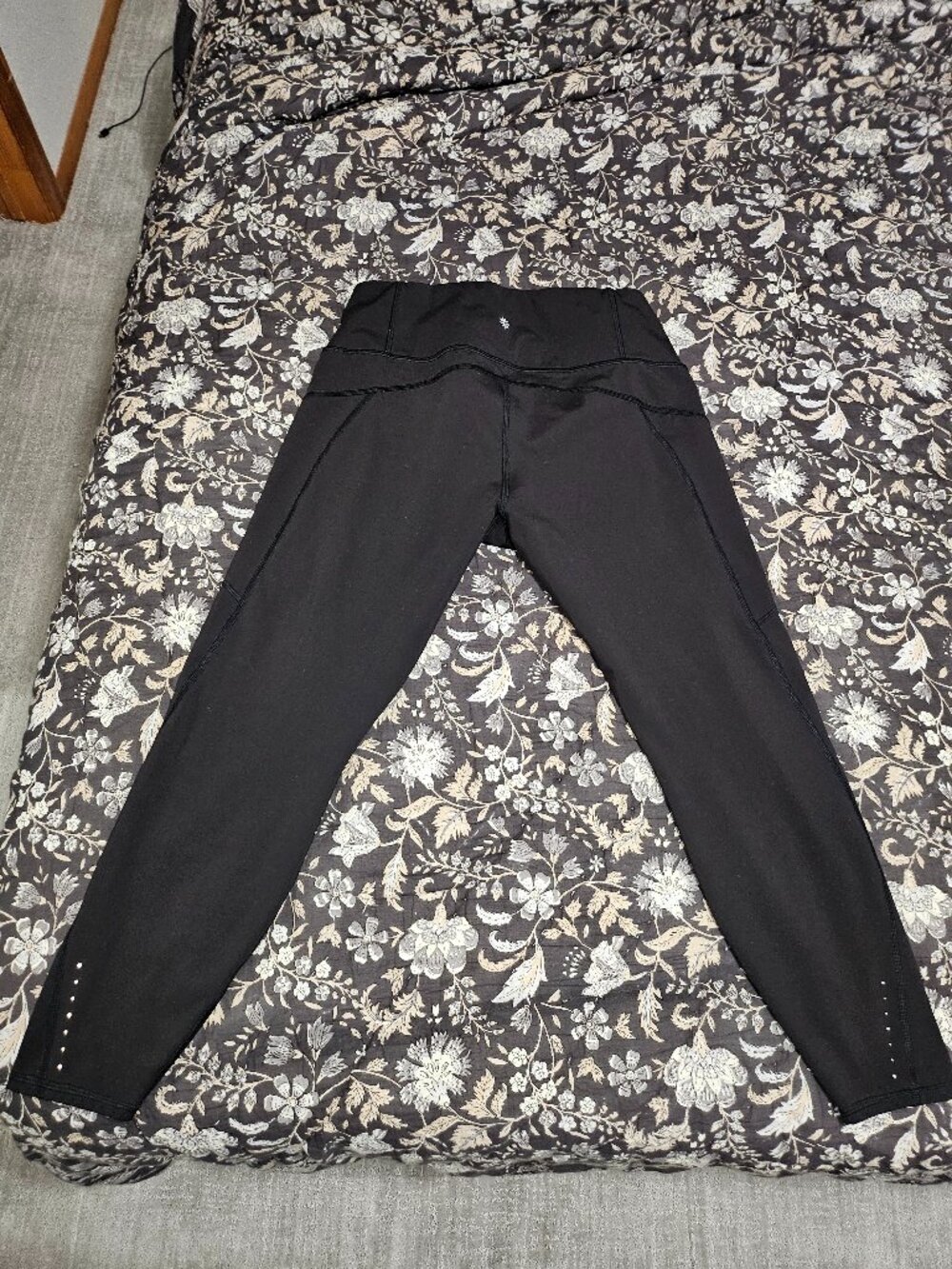 Athleta Rainer tight legging XL - Picture 2 of 3